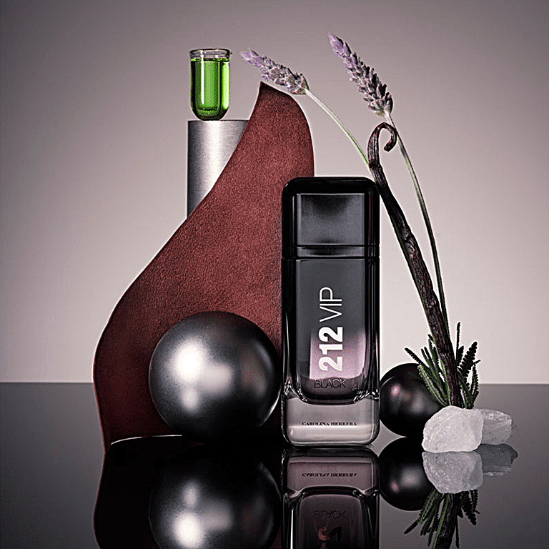 imageedit_17_4382249589 Carolina Herrera 212 VIP Black For Men Edp 100ml - Image 3